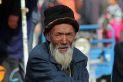 me12-uygur-elder